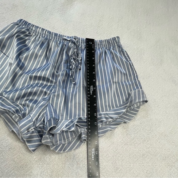 Striped‎ Gray and White Women's Pajama Set ~ Sz Medium - Picture 8 of 11